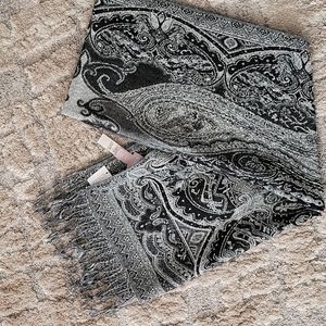 NWT Chicos Jacquard scarf